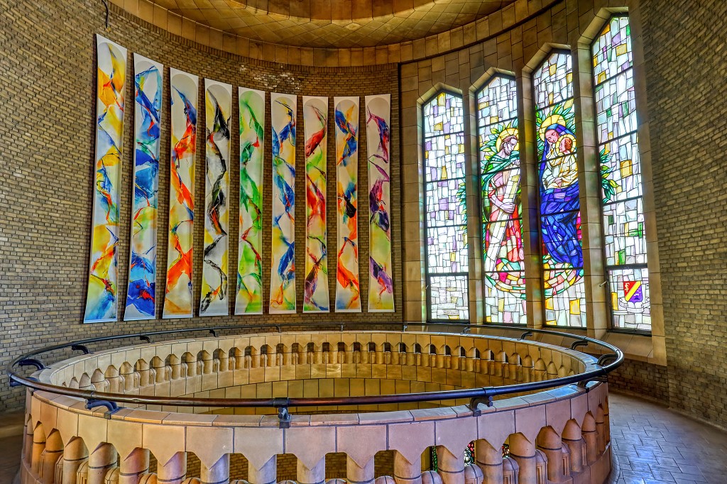 HDR Abbaye Basilique Koekelberg kerk eglise kerkfotografie religie religion bedevaart rooms katholiek kathedraal pelgrimage cathedrale klooster basiliek